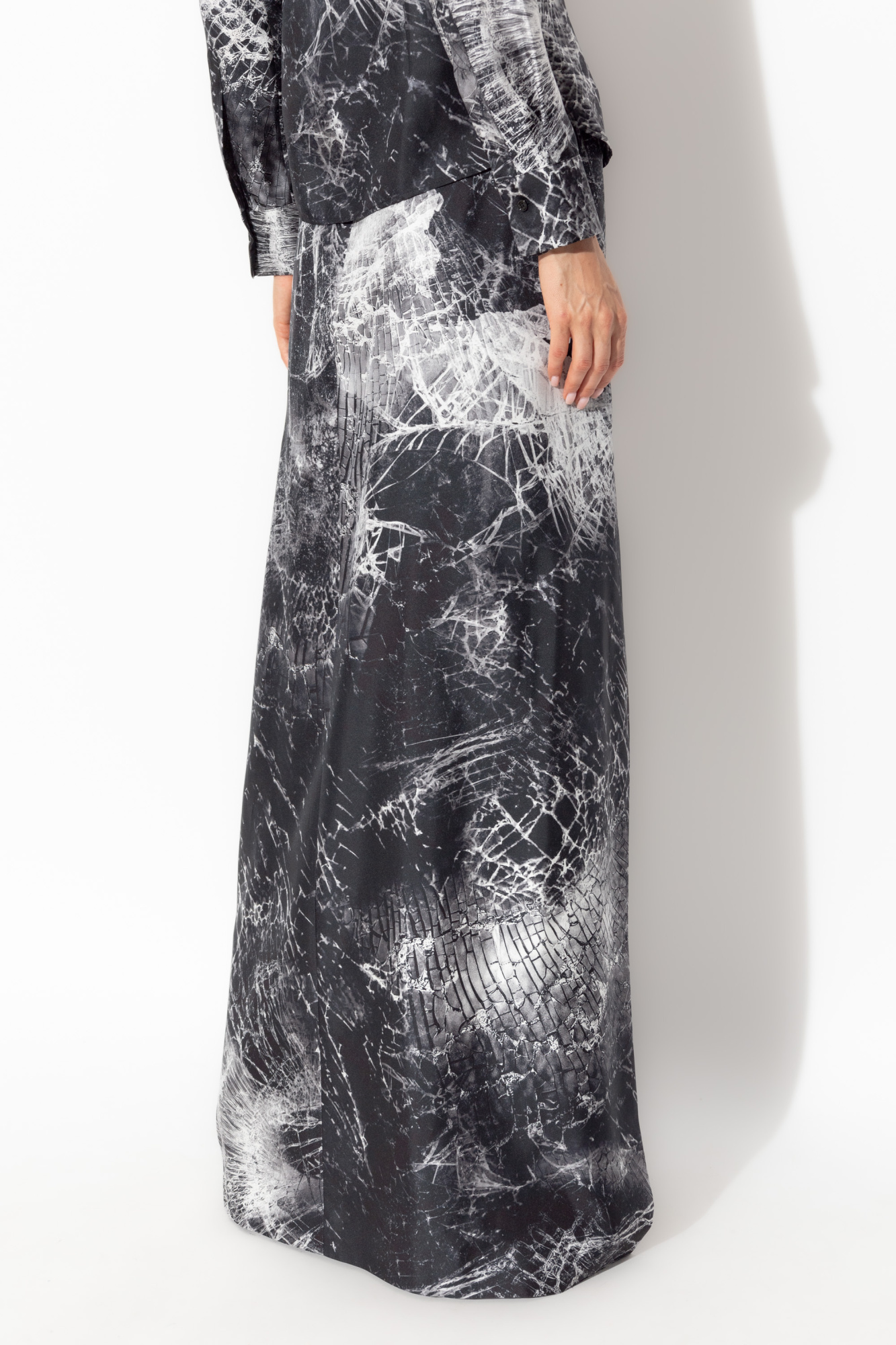 スカート alexander mcqueen SKIRT (804944QZANR 1000) Alexander McQueen Silk skirt with cut-outs | Women's
